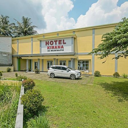 Oyo 92483 Hotel Kirana Salatiga Exterior photo
