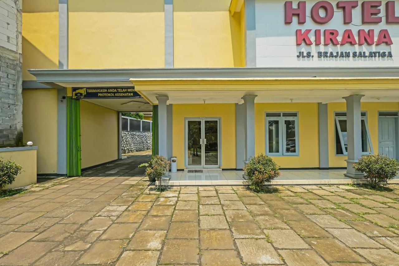 Oyo 92483 Hotel Kirana Salatiga Exterior photo