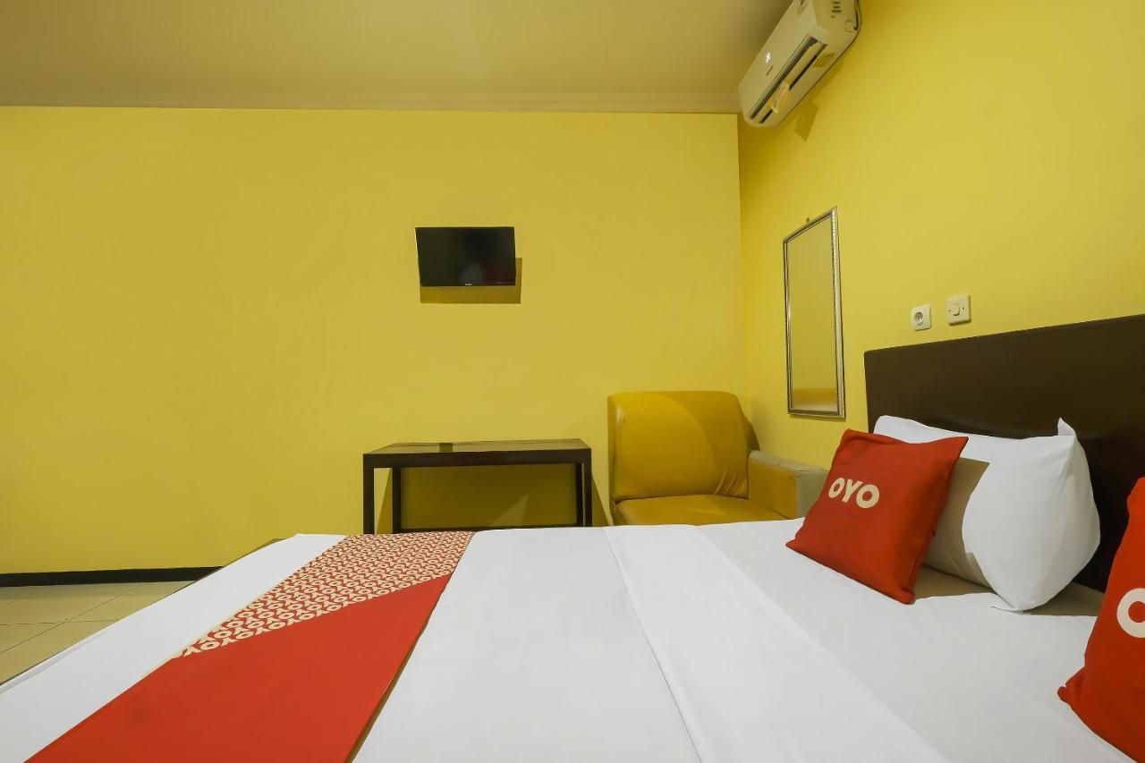 Oyo 92483 Hotel Kirana Salatiga Exterior photo