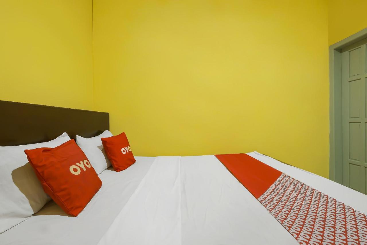 Oyo 92483 Hotel Kirana Salatiga Exterior photo