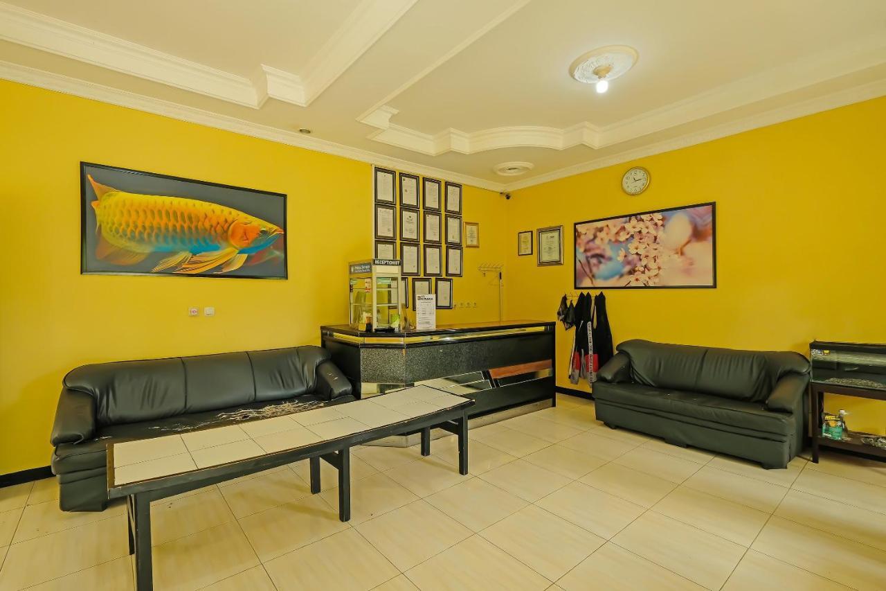 Oyo 92483 Hotel Kirana Salatiga Exterior photo